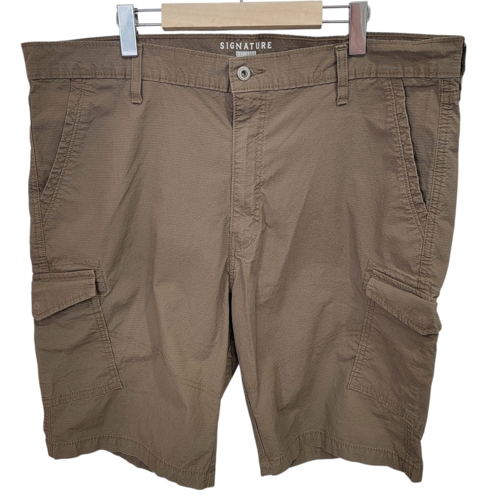 Signature by Levi Strauss Cargo Shorts Khaki Brown Neutral Pockets Men’s Size 40 - Picture 5 of 17